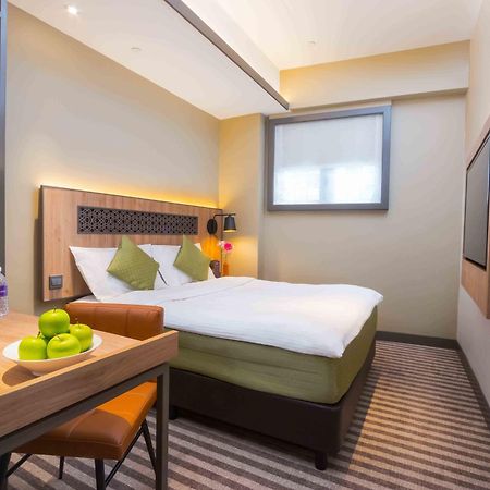 Aqueen Heritage Hotel Little India Singapore Bagian luar foto