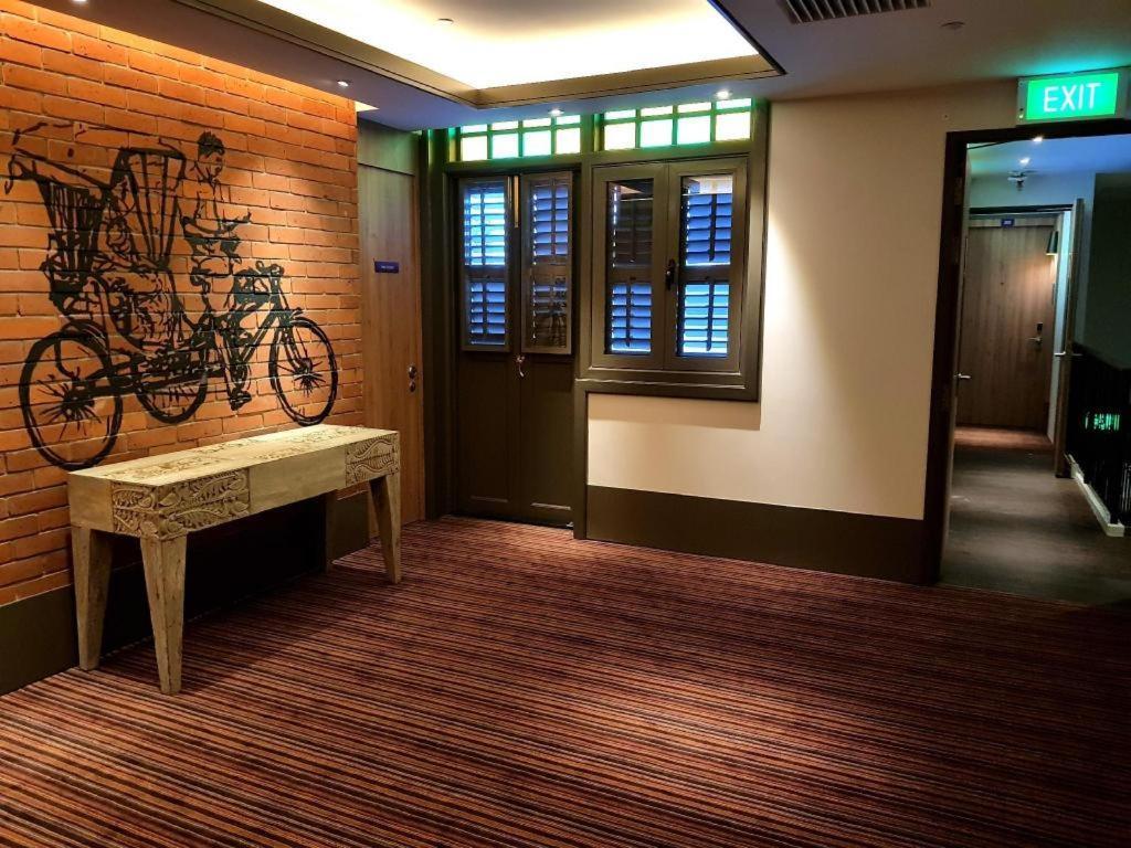 Aqueen Heritage Hotel Little India Singapore Bagian luar foto