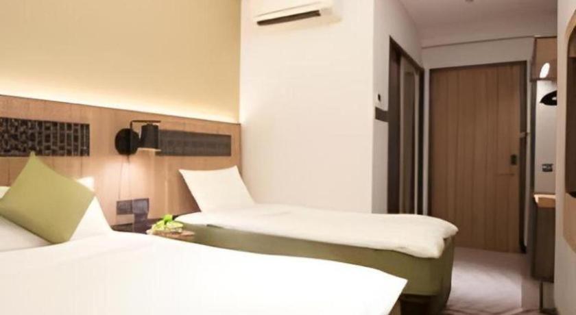 Aqueen Heritage Hotel Little India Singapore Bagian luar foto