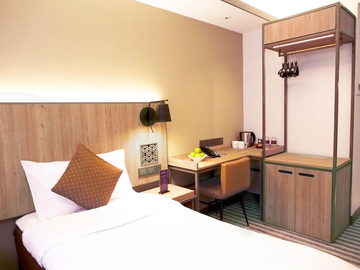 Aqueen Heritage Hotel Little India Singapore Bagian luar foto